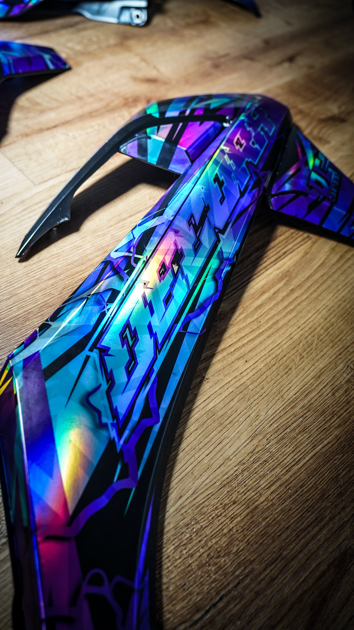 FULL CUSTOM GRAPHICS